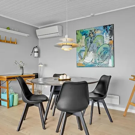 Two-bedroom In Ebeltoft
