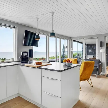 Two-bedroom In Ebeltoft