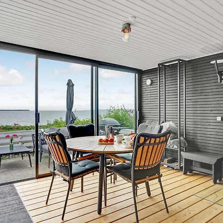 Two-bedroom In Ebeltoft